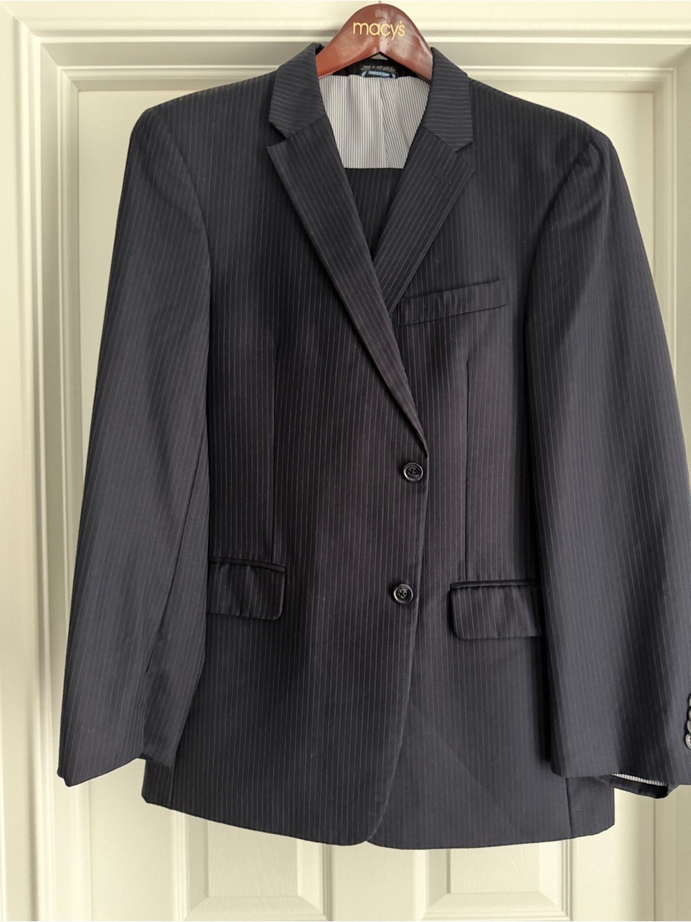 Tommy Hilfiger 100% Wool Navy Pinstripe Suit 42R 34x30 Men’s Two Piece